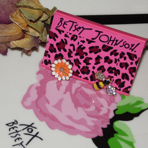 NEW BETSEY JOHNSON FASHION JEWELRY EARRINGS ~PM24
